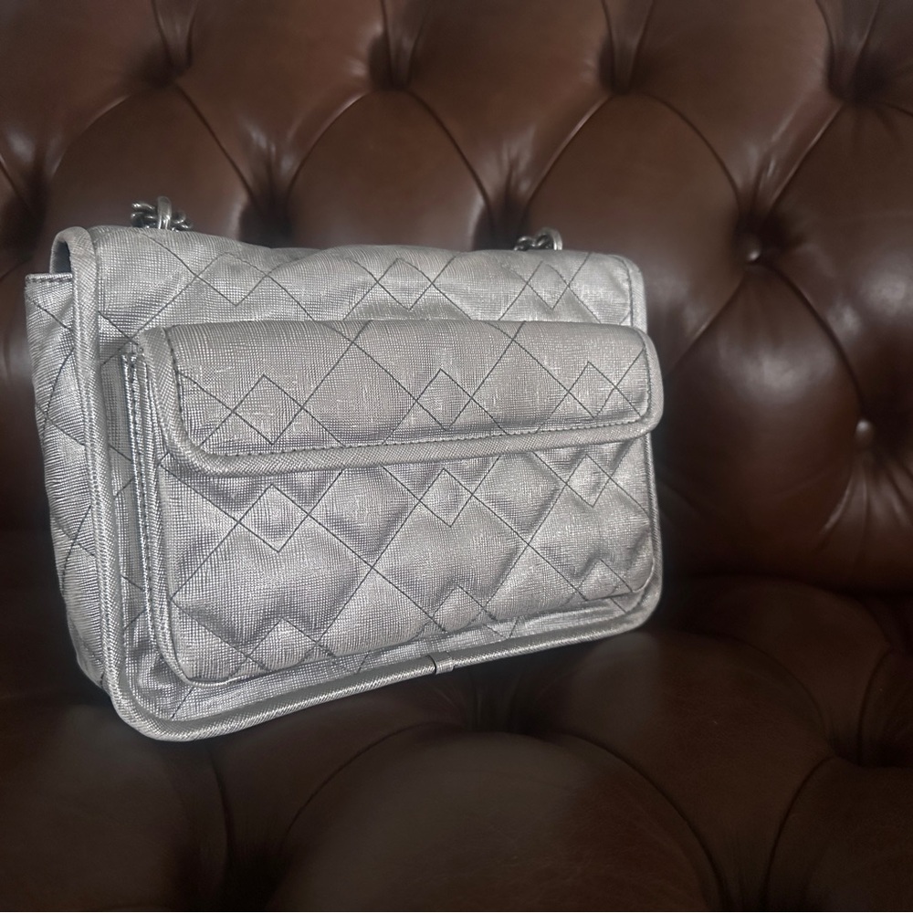 Marc Jacobs Silver Quilted Leather Crossbody Bag Metallic Chain Designer - Picture 3 of 9